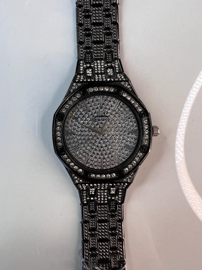 Black Stone Embedded Round Dial Analog Watch For Men