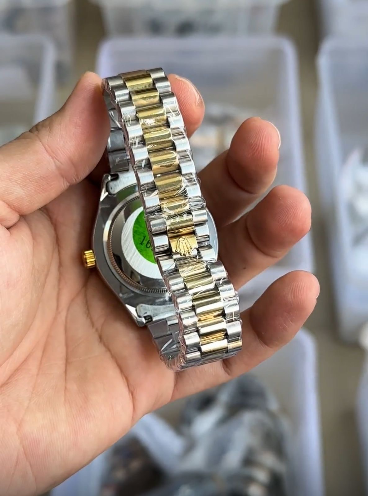 Silver And Gold Base Green Dial Bracelet Style Analog Watch For Men