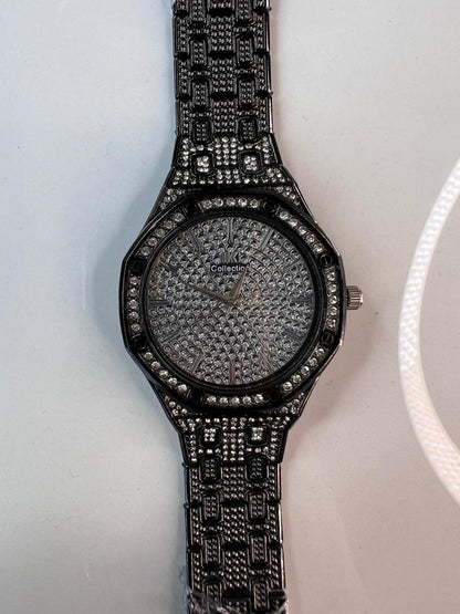 Black Stone Embedded Round Dial Analog Watch For Men