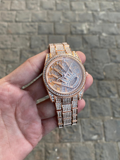 Gold Plated Stone Embedded Bracelet Style Analog Watch For Men