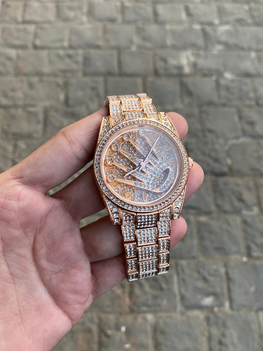 Gold Plated Stone Embedded Bracelet Style Analog Watch For Men