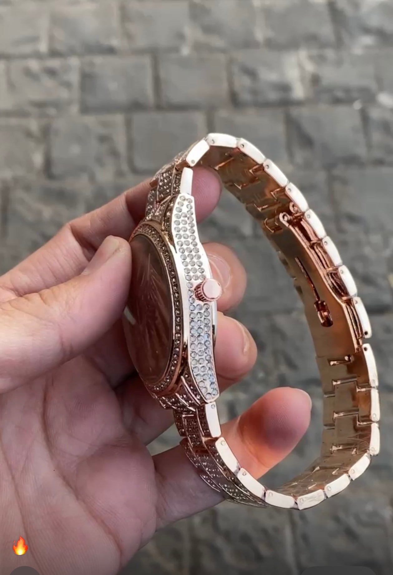 Gold Plated Stone Embedded Bracelet Style Analog Watch For Men